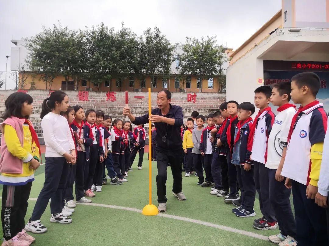 如何为前锋设计高效的篮球训练方案_2